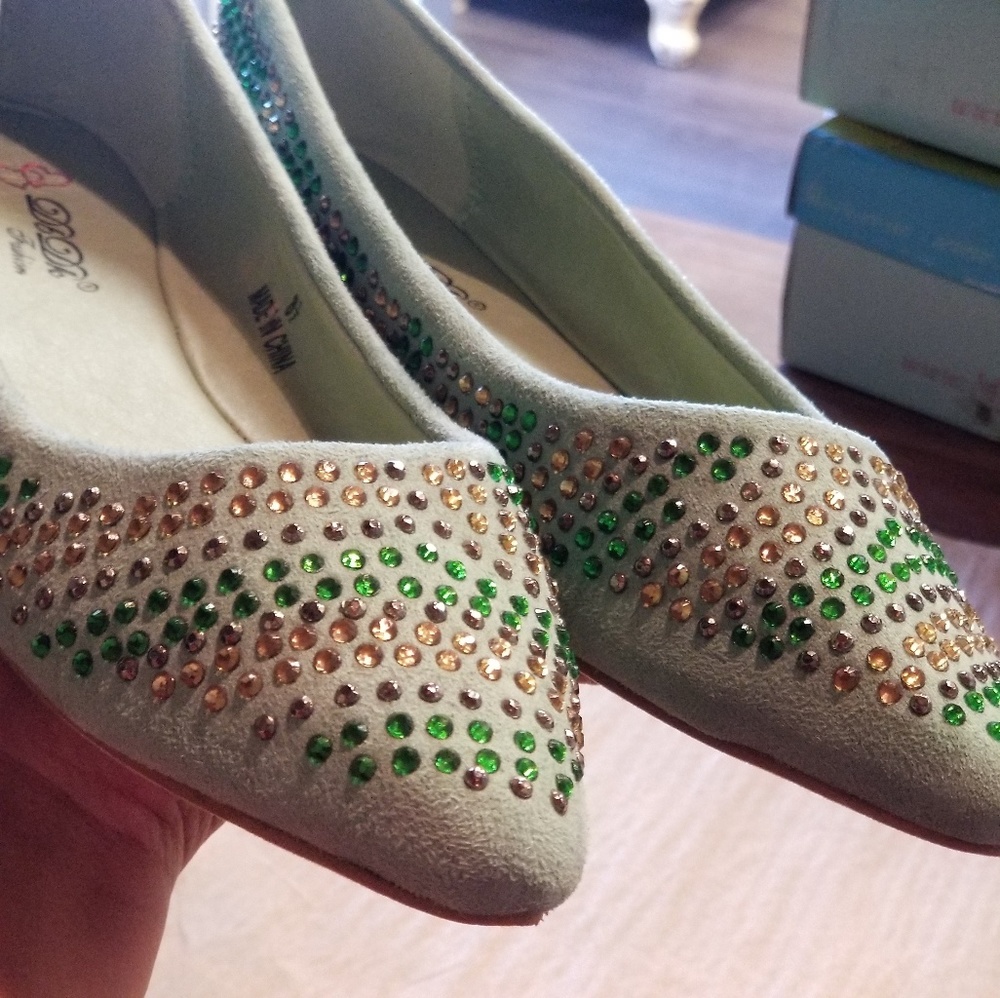 Shoes - Picture 3 of 5